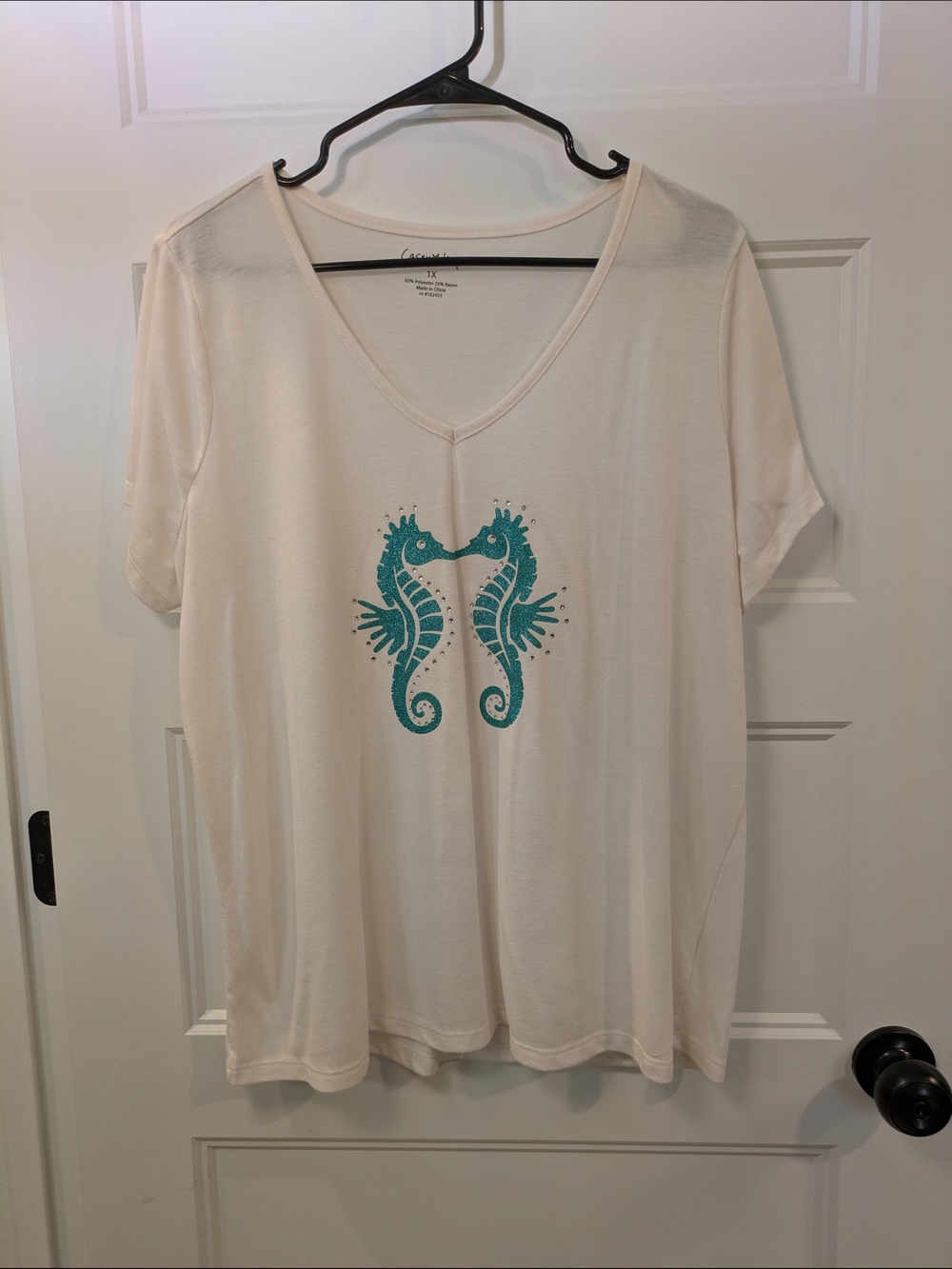 🔴 3/$15  Cream V-Neck Short Sleeve Tee with Teal Seahorse Graphic